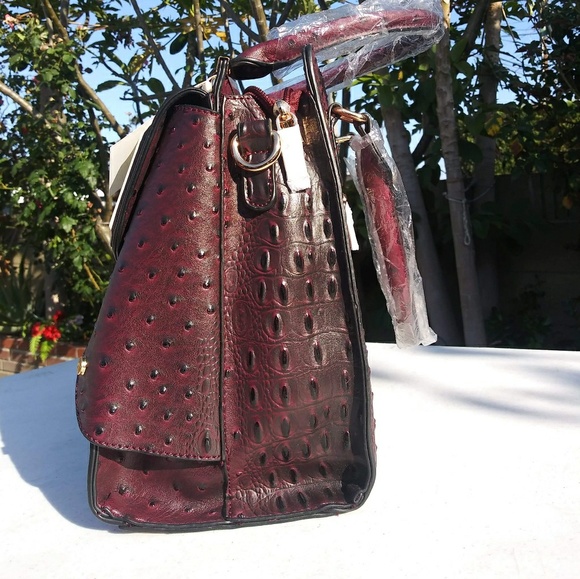 Handbag Republic Vegan Ostrich Leather purse - Picture 2 of 4